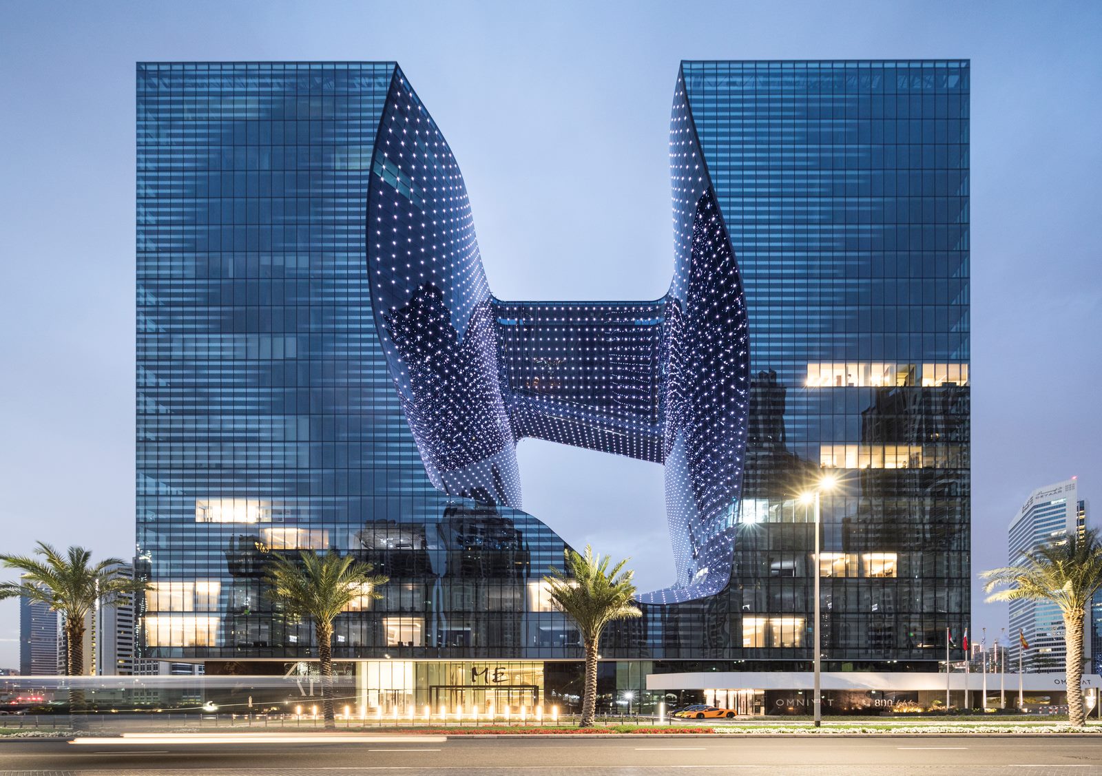 Finalmente se completó "ME Dubai hotel en el Opus". Un proyecto 100% diseño de Zaha Hadid. 3