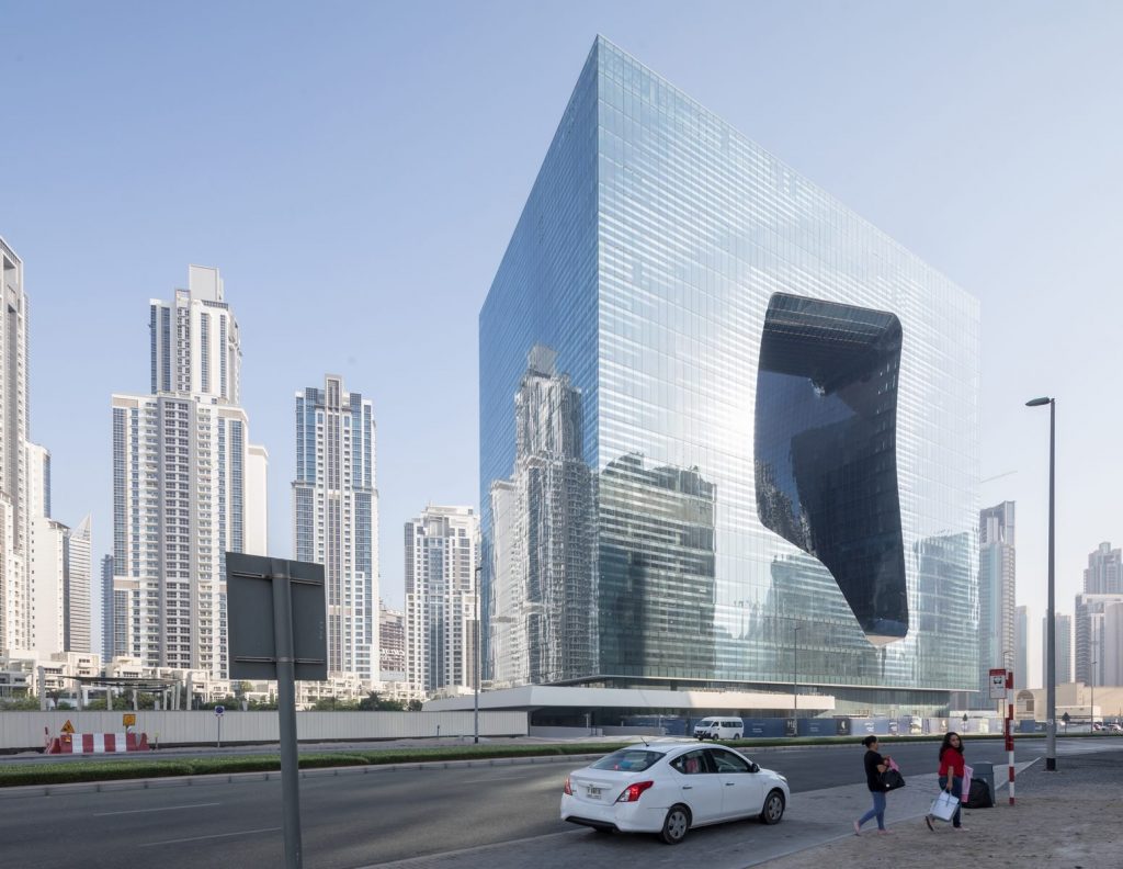Finalmente se completó "ME Dubai hotel en el Opus". Un proyecto 100% diseño de Zaha Hadid. 7