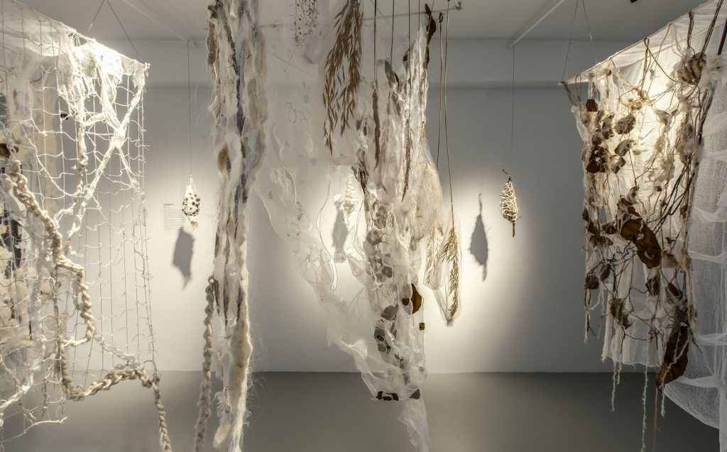 Mia Karlova Galerie presenta Design Dilemma con nuevos trabajos de Vadim Kibardin, Femke van Gemert y Teun Zwets 6