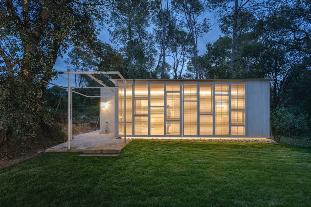 Tallerdarquitectura diseña ‘Galería’: una casita en el bosque para un retiro saludable 3