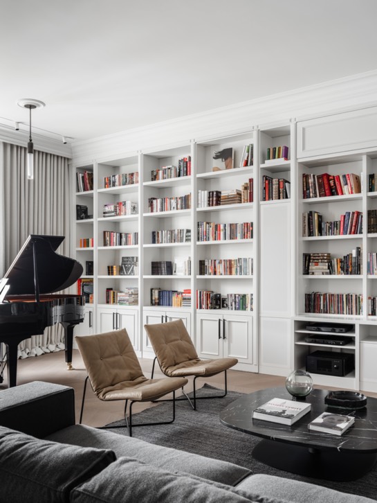 Un elegante apartamento de estilo parisino con iconos del diseño 3